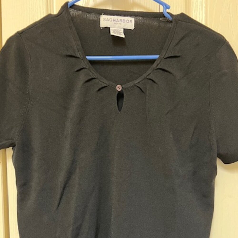 Women's petite short sleeve sweater